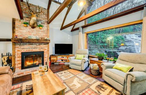 Hidden Gem Falls Cabin with Creek and Game Room - Foto 3