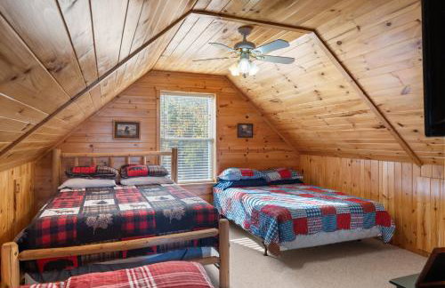 Lakefront Getaway with Kayaks, Fire Pit and Views - Foto 25