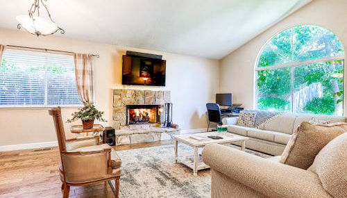 Spacious Oasis Hot Tub Backyard Garden 3BR/2BA - Foto 5, Garden view