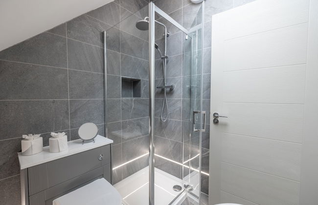 Impeccable 2-bed Apartment in Camberley - Foto 23