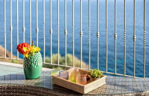 Villa Patty with infinity pool in front of the sea, parking and wifi - Foto 22