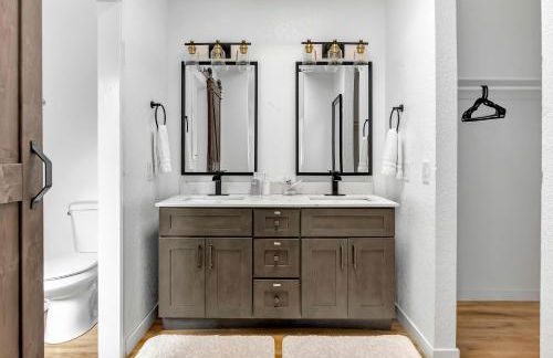 Modern Family Home w/Pool and Hot Tub - Foto 24