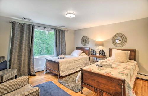 Deck and Grill, Walk to Beaches! Falmouth Retreat - Foto 69