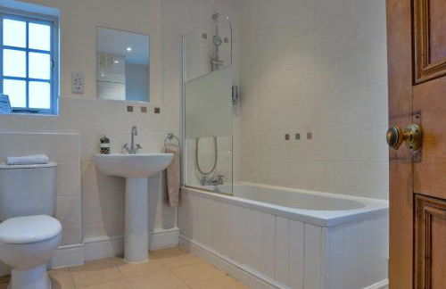 Finest Retreats - South Lodge at Longford - Photo 13