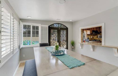 Spacious 4BR w/ Pool, Spa, Mini Golf & Game Lounge - Foto 12