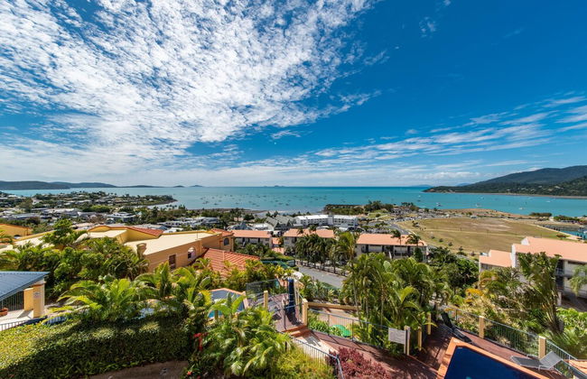 Ocean Views Galore - Airlie Beach - Photo 26