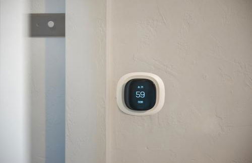 Cozy 3-bedroom family home - sleeps 8, great coffee - Foto 33