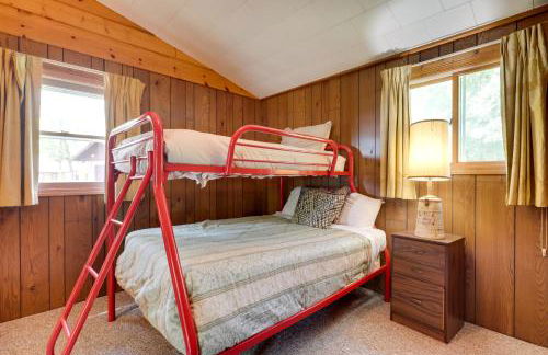 South Twin Lake Cabin with Dock, Steps to Water - Foto 18