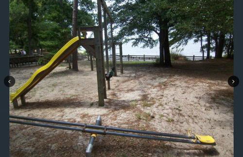 Soundside, canalfront Outer Banks house near ocean - Foto 32