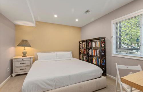 Heart of Cherry Creek Group Retreat Hot Tub - Foto 37