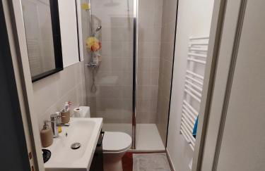 Bright and modern 3-bedroom apartment, 90m2 with Air condition, in Beziers - Photo 31