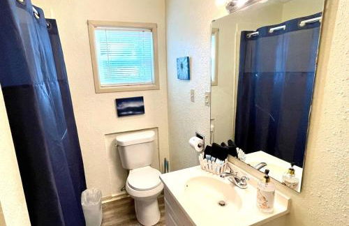 Cheerful Watercolors in 2BR Cottage - Foto 9