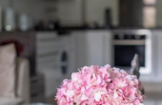 Modern 2BR Flat with 3 Beds Urban Getaway - Cherry - Foto 9