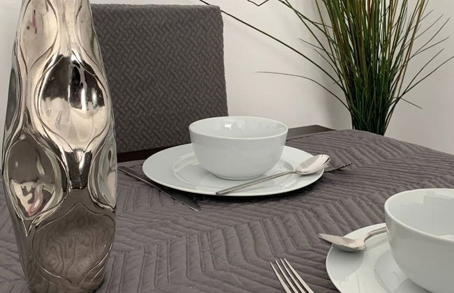 Large 5 Bed House / Wolverhampton + Parking - Foto 9