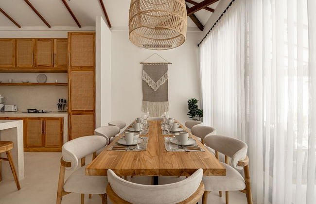 Udara by EVDEkimi - Spacious 4BR Pool villa with Lush garden at Artistic Center of Ubud - Foto 23