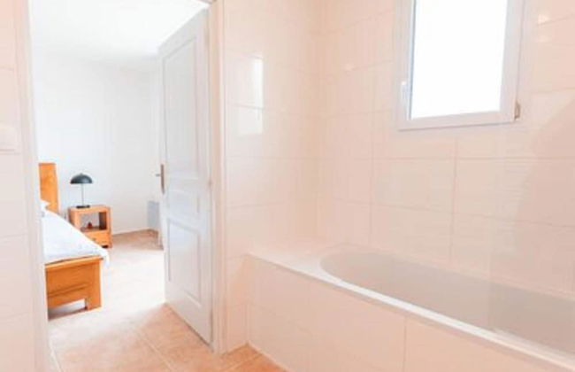 Spacious and Modern Villa With Large Garden and BBQ Area - Foto 33