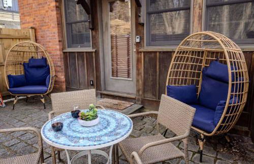 Jennifer's Historic Riverfront Loft Private Patio - Foto 3