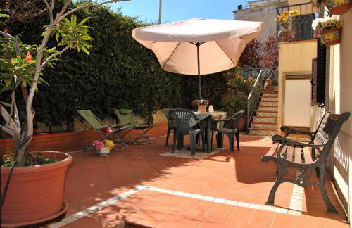 CASA MARTA - Appartamento con giardino - Foto 7