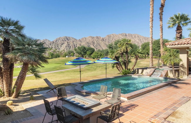 Moonshine by Avantstay Modern & Stylish Estate w/ Bar, Fire Pit & Hot Tub 5 bd - Foto 25