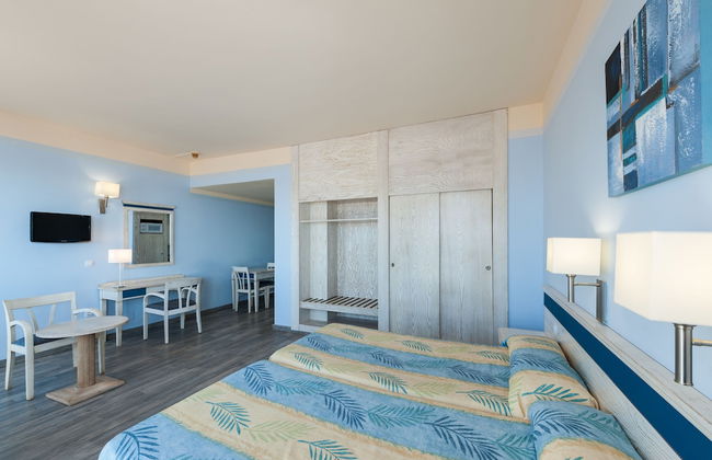 Apartamentos Colón Playa - Photo 6