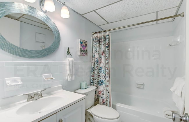 Spacious Oceanfront Condo, Easy Access to Private Fishing Pier by RedAwning - Foto 18