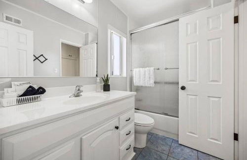 Disneyland close FAMILY home! - Photo 14