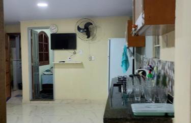 Casa quatro com cozinha americana e quintal compartilhado - Foto 5