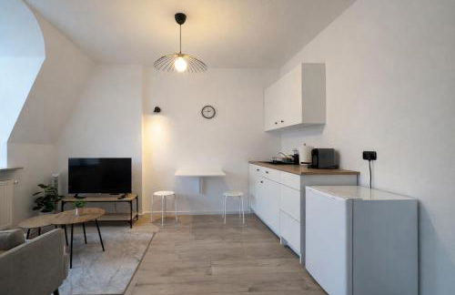 RAHA Apartments - Modernes Studio-Apartment - HBF - Privat Parkplatz - Foto 8