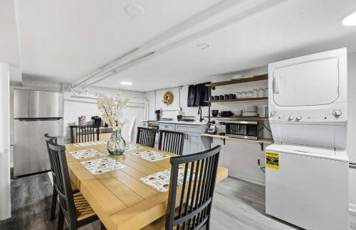 Airport Haven - Cozy 2BR Apt 5 Min Away - Foto 5