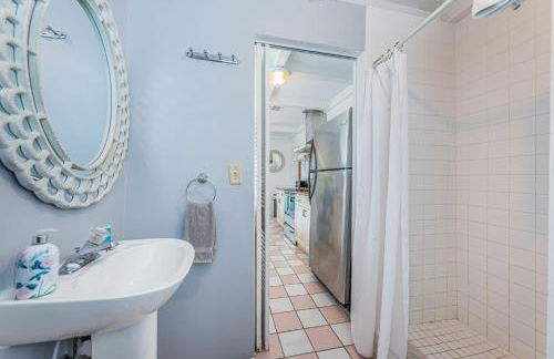 Beautiful Waterfront Beach Cottage. Sleeps 6 - Foto 13