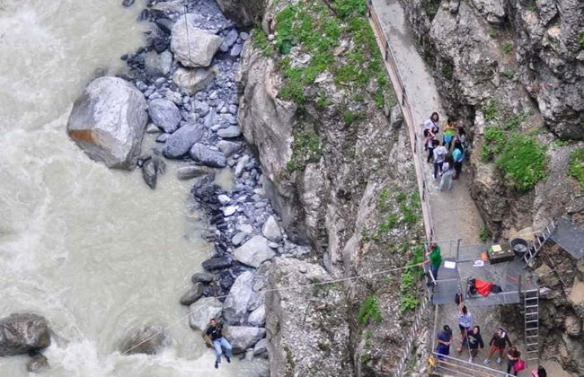 Saut à l'élastique dans le canyon du Glacier - Photo 4