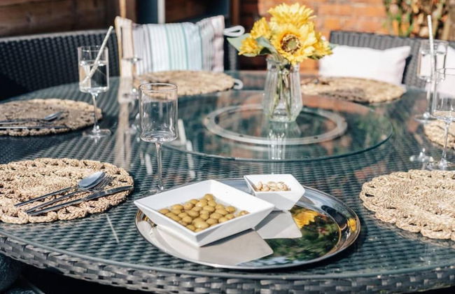 Henley Gardens - From 200 Per Night - Foto 8