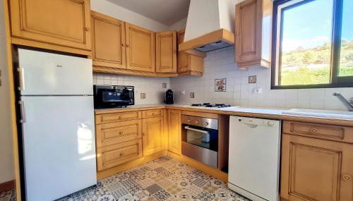 Maison sur la place du marché à St Chinian - Foto 5, stove, dishwasher