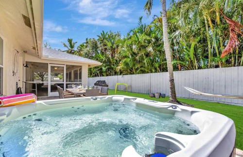 Hottub! Mini Golf! Water Access! Pets! 5min beach! - Foto 1