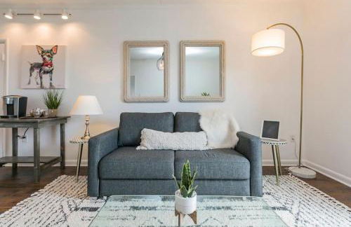 Home to the Stars on Music Row with Pool and Free Parking - Foto 8