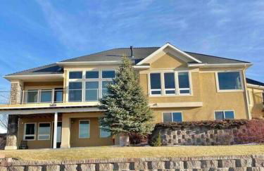 Luxury home w a View- biking and hiking near - Foto 16