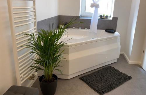 Wellness - Privat-Spa mit Whirlpool, Sauna & Kino - Foto 5