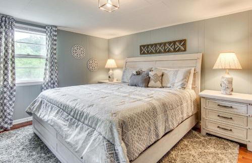 Vintage Farm Cottage Near Hikes and Pigeon River - Foto 12