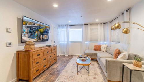 Stylish-Serene Midtown Getaway: Retreat for Two - Foto 3