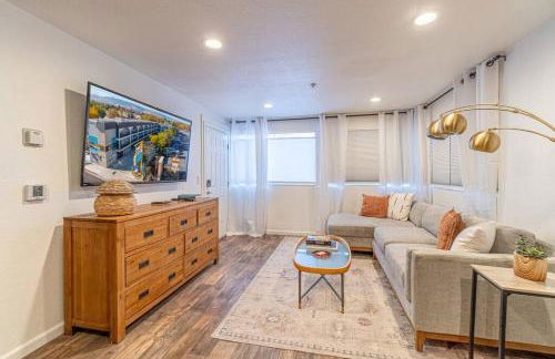 Stylish-Serene Midtown Getaway: Retreat for Two - Foto 3