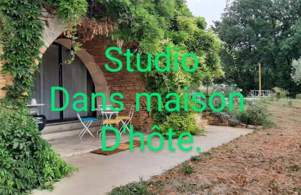 Charmant studio dans maison d'hôte dans un écrin de verdure - Foto 3