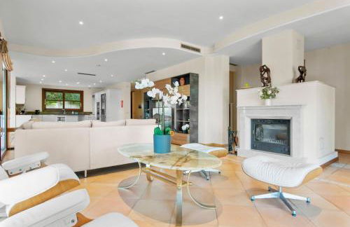 Luxury Villa Robledal By Mabiente - Views of the sea and the golf course - Foto 25