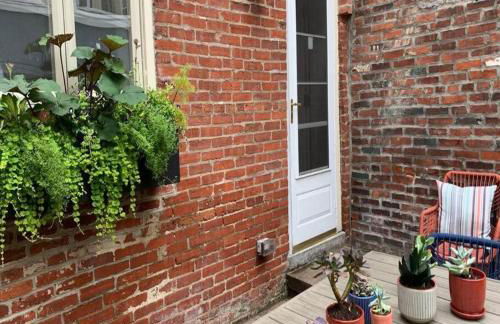 Bright & Modern Home with Patio - Foto 21