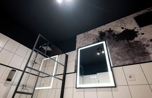 Black & White Apartment - Balkon, Netflix, Nespresso, Zentral, Messe - Foto 14