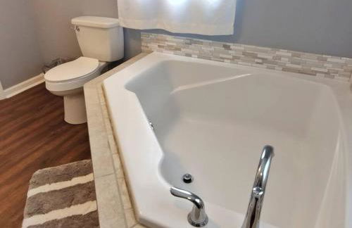 Backwoods Guesthouse Near VIR - Foto 9