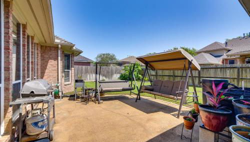 Patio, BBQ and Yard Family Retreat in Pearland - Foto 2