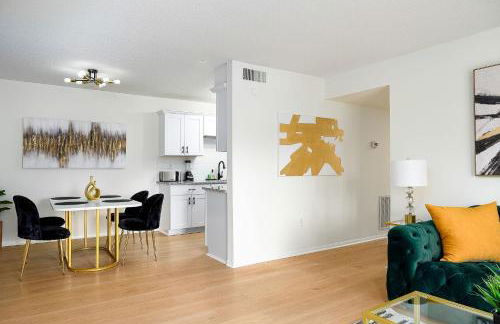 Emerald Retreat - Central & Stylish - 2 BR/2 BA - Foto 3