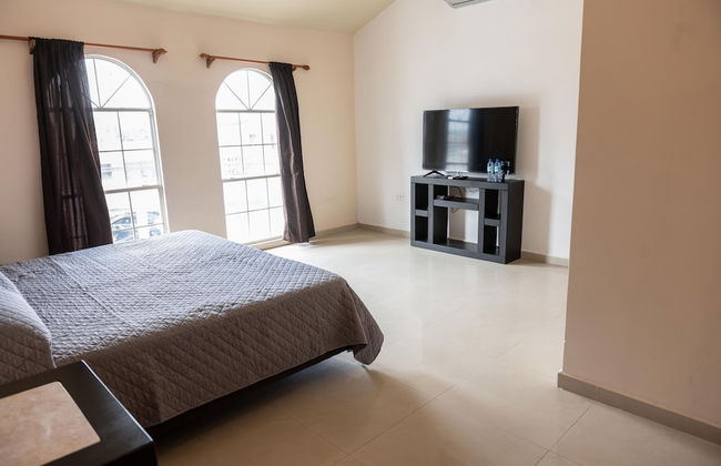 Room in Guest Room - 14 Comfortable Suite for 2 People - Photo 21