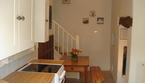 Fosbroke Cottage - Photo 4