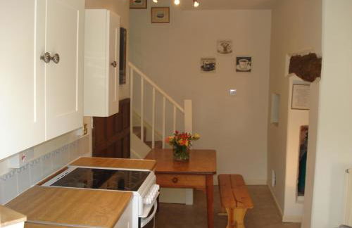 Fosbroke Cottage - Photo 4